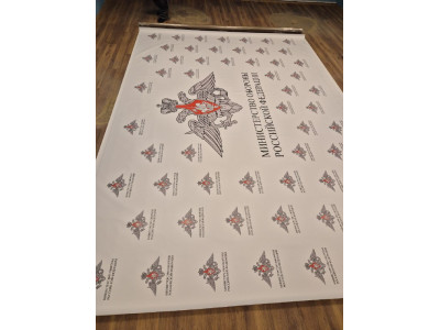 Моторизированный бренд‑волл КУБСТЕР размером 450×300 см 