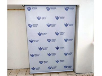 Бренд-волл с электроприводом